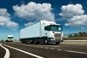 Изготовление ПВХ тентов для грузовых авто: почему важно обратиться к специалистам