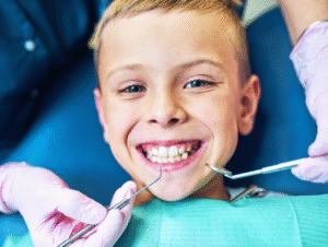 Коли варто звернутися до дитячого стоматолога