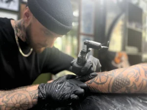 Машинка для татуювання — як вибрати ідеальну тату машинку для професійного майстра