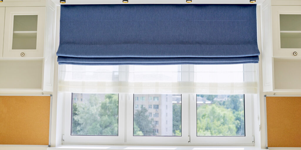 Кому варто звернути увагу на римські штори