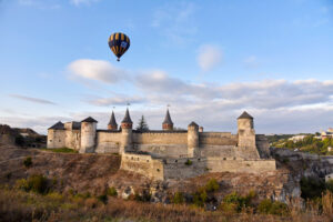 Медичне страхування іноземців для подорожі в Україну.