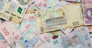 Позичити у друзів або взяти мікрокредит: як вибрати й не прогадати